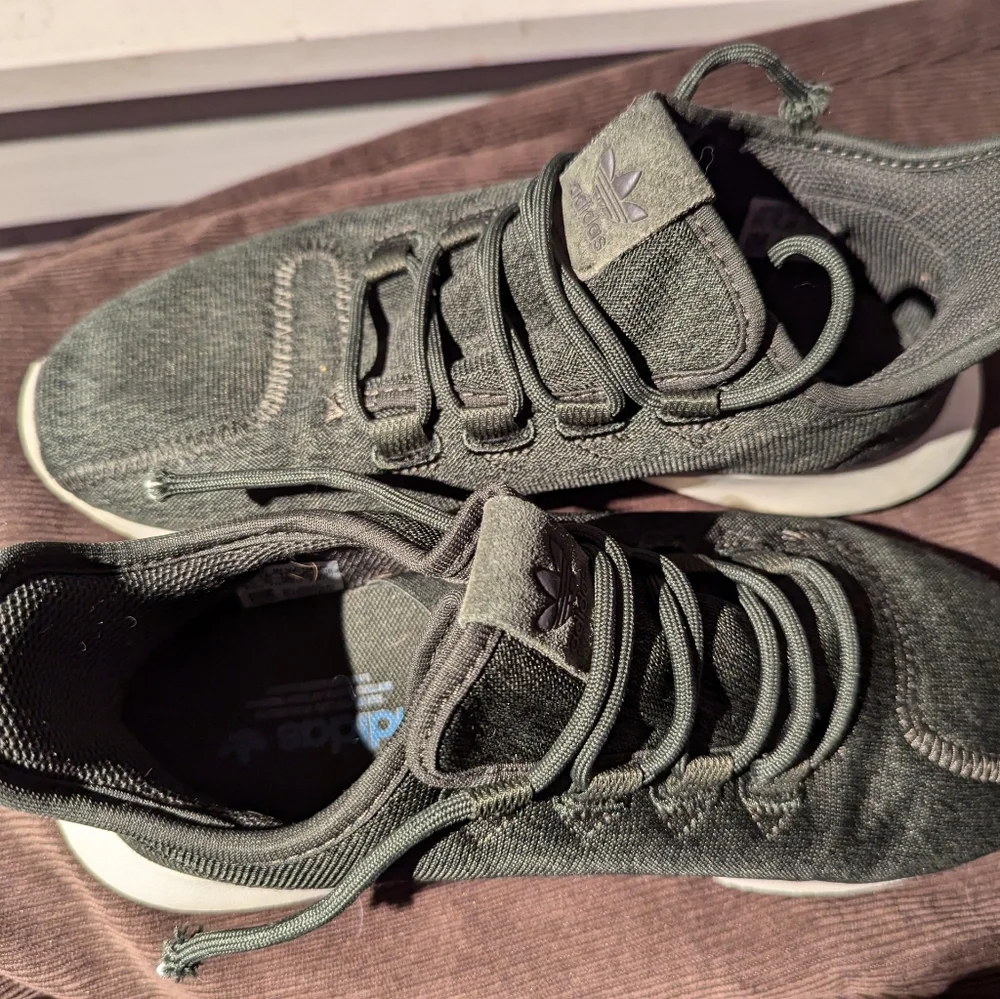 adidas stylish sneakers